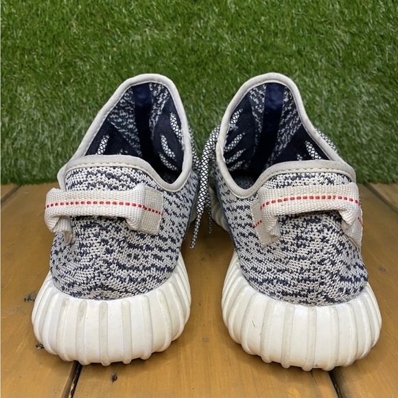 Used Yeezy 350 Turtle doves (2015). - Picture 4 of 9